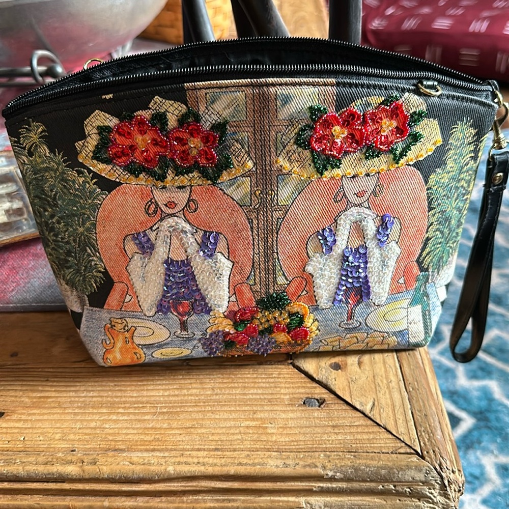 Embellished clutch